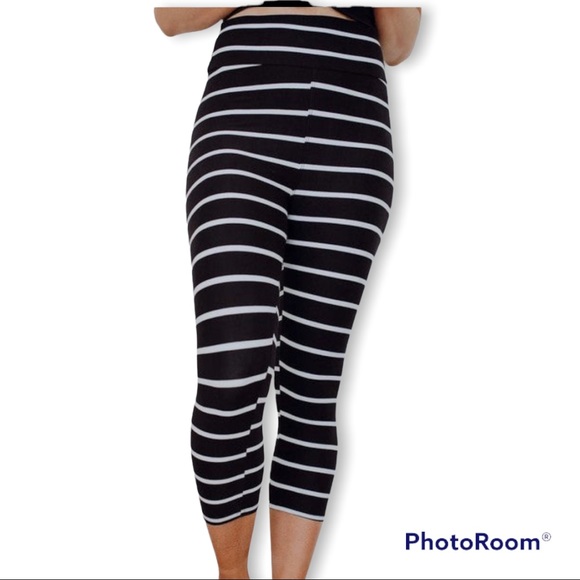 Capri leggings - black and white stripe - Picture 3 of 3